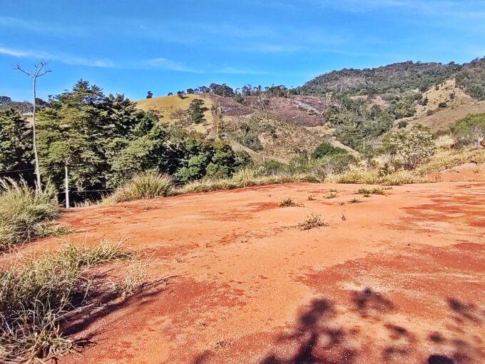 Terreno 1.563m² a venda em Joanópolis