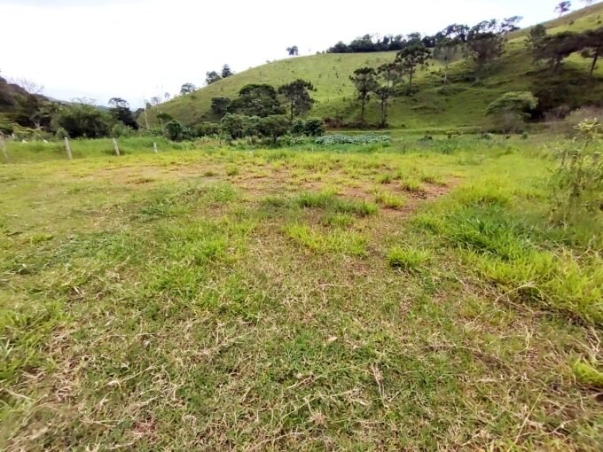 Terreno 1.300m cachoeira Joanópolis-SP