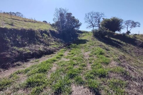 terreno grande a venda em joanópolis vista para montanhas 9.000m, pagamento facilitado (11)