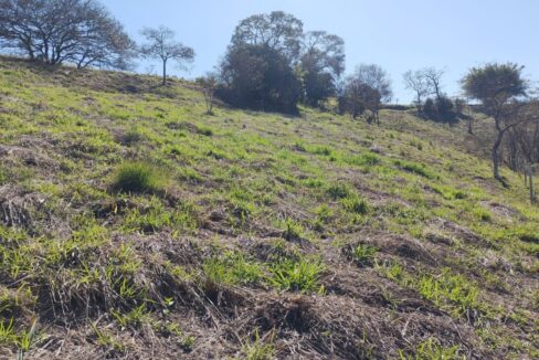 terreno grande a venda em joanópolis vista para montanhas 9.000m, pagamento facilitado (13)