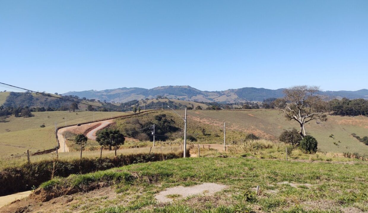 terreno grande a venda em joanópolis vista para montanhas 9.000m, pagamento facilitado (14)