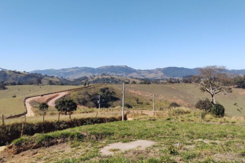 terreno grande a venda em joanópolis vista para montanhas 9.000m, pagamento facilitado (14)