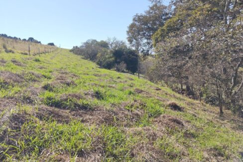 terreno grande a venda em joanópolis vista para montanhas 9.000m, pagamento facilitado (16)