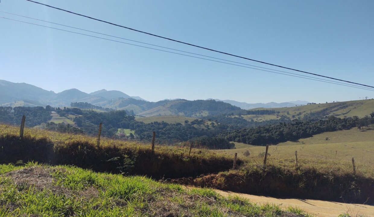 terreno grande a venda em joanópolis vista para montanhas 9.000m, pagamento facilitado (9)