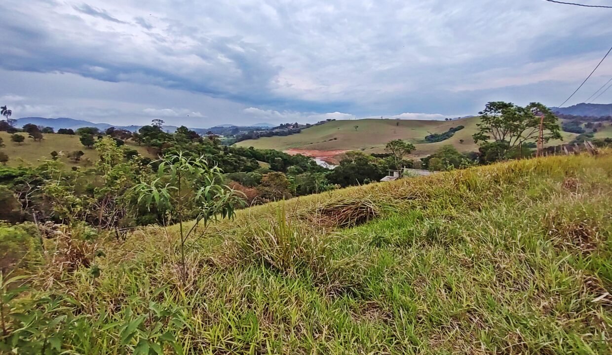 Chácara 4.910m², Próximo A Represa, A Venda Em Joanópolis-sp (33)