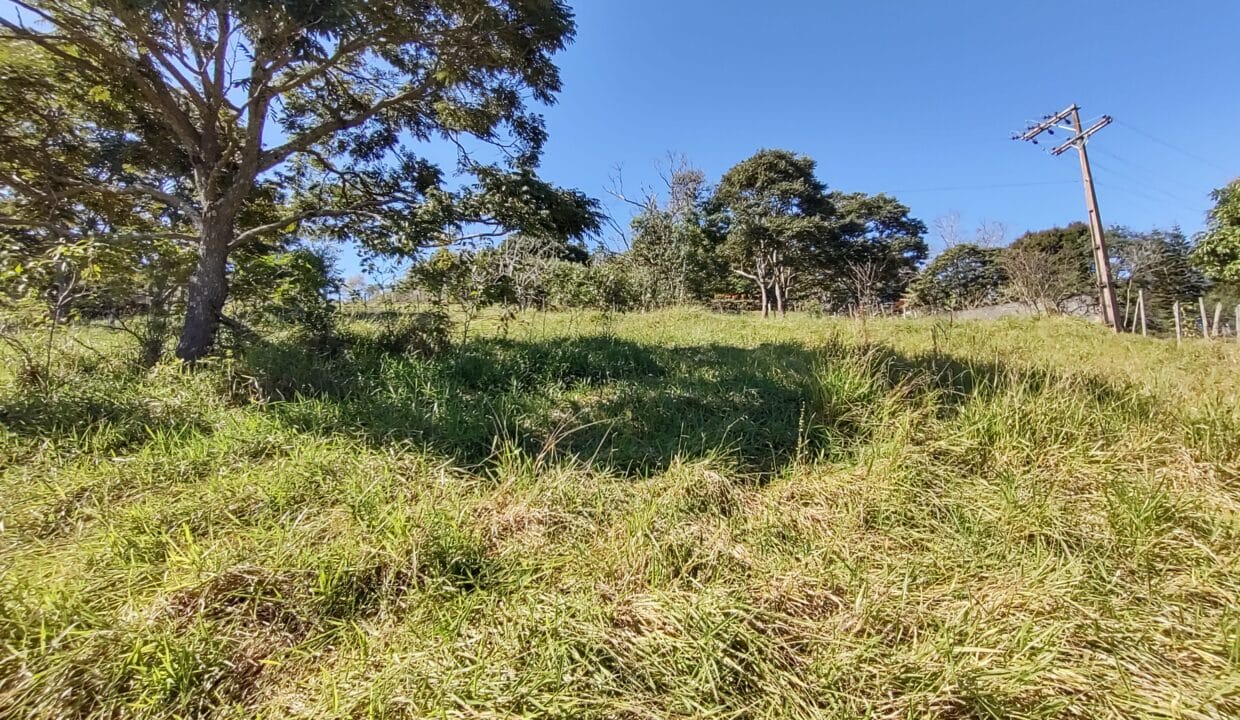 terreno com vista permanente e acesso a represa do jaguari a venda em joanopolis interior sp (11)