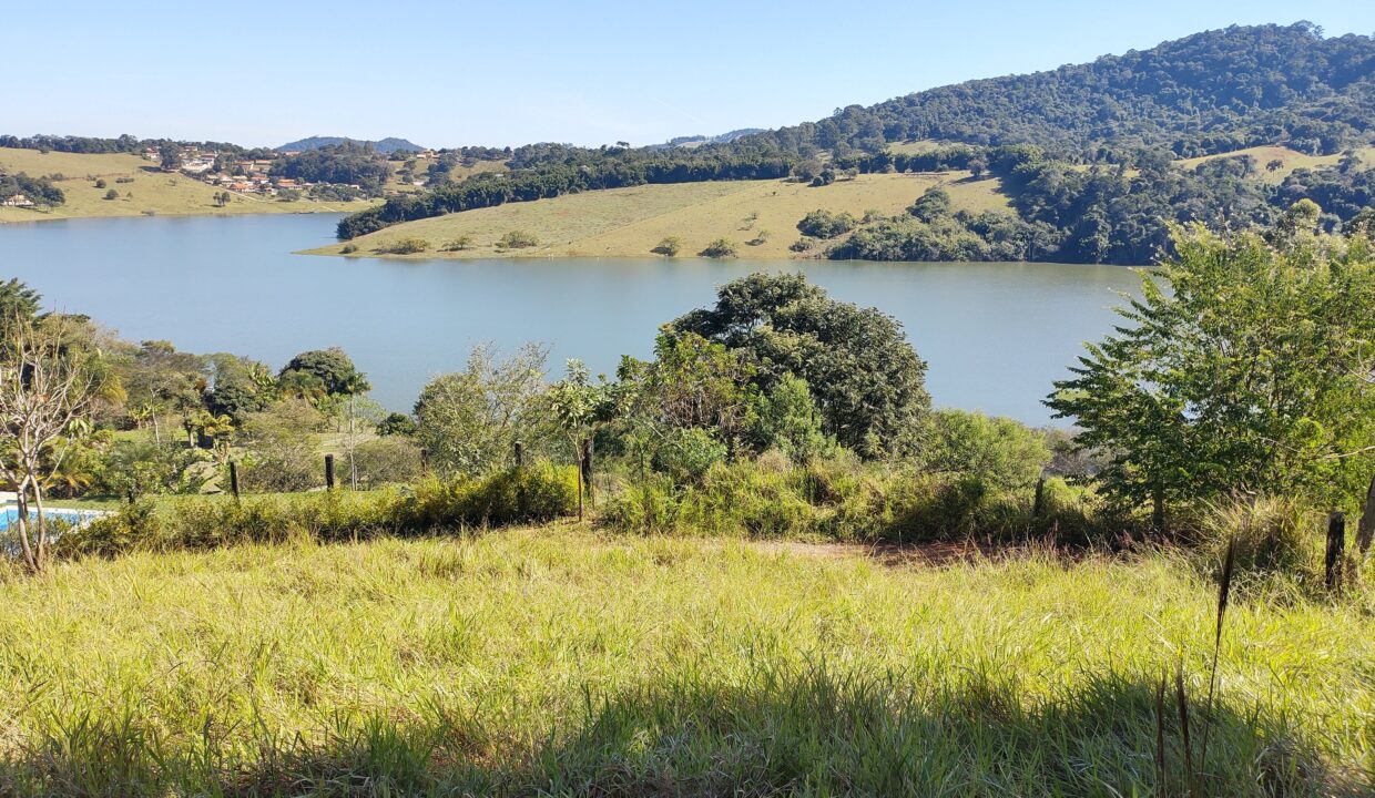 terreno com vista permanente e acesso a represa do jaguari a venda em joanopolis interior sp (12)