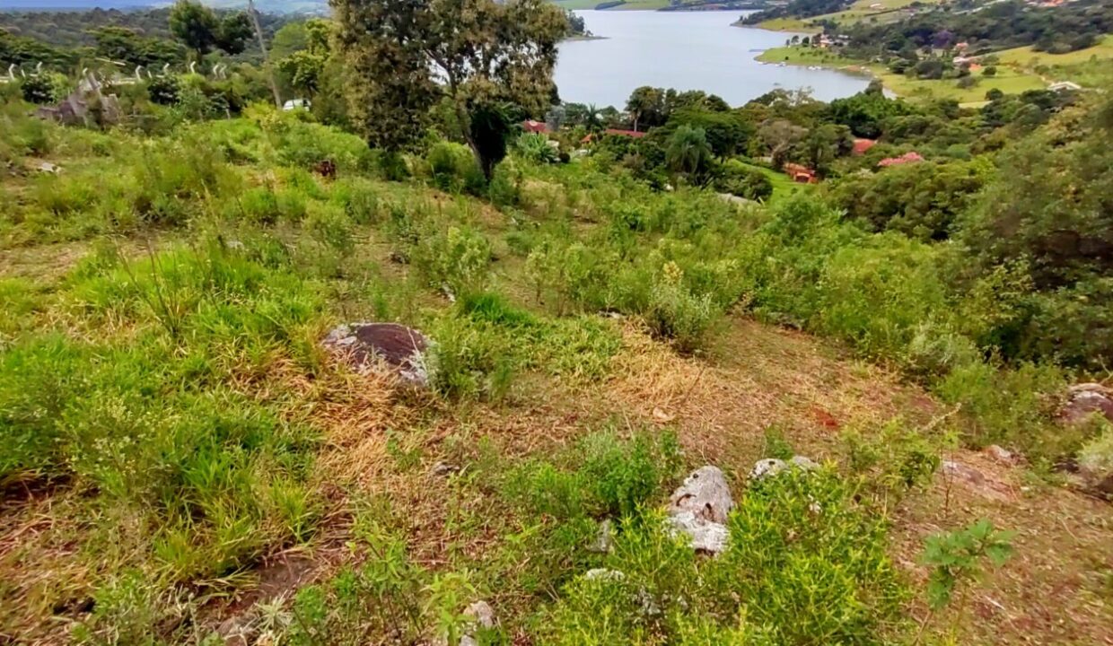 terreno grande 6.000 m² vista para a represa jaguari a venda em joanópolis (13)