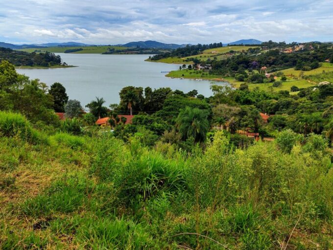 Terreno 6.249 m² vista para a represa