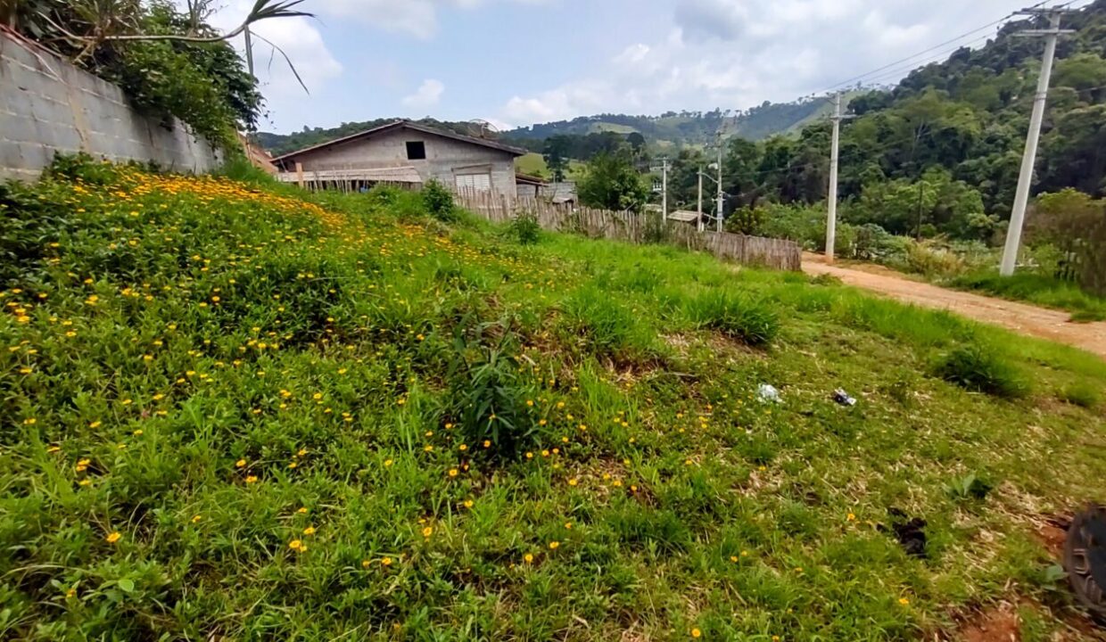 Terreno barato a venda joanópolis estrada cachoeira dos pretos (1)