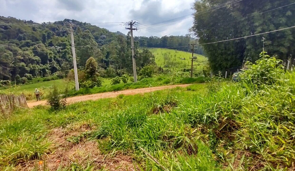 Terreno barato a venda joanópolis estrada cachoeira dos pretos (4)