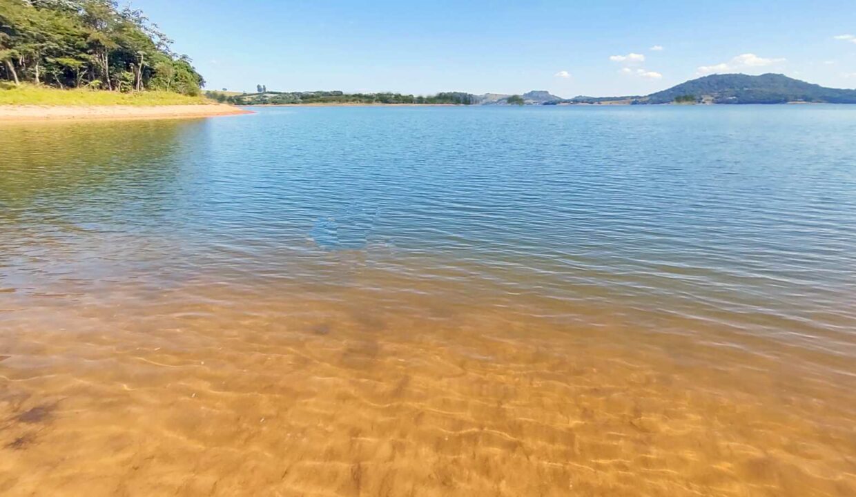 terreno a venda pé na água acesso exclusivo a represa Jaguari em Joanopolis interior de SP (25)